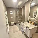 New 2 Bedrooms Flat In Limpertsberg Center Apartman *
