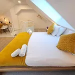 Lejlighed New 2 Bedrooms Flat In Limpertsberg Center Luxembourg By